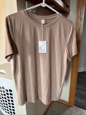BE COOL Women's Short Sleeve Tee in Dusty Blush